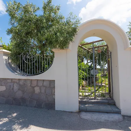 Bed & Breakfast Sorgeto Garden 5*