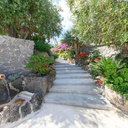 Sorgeto Garden Bed & Breakfast 5*