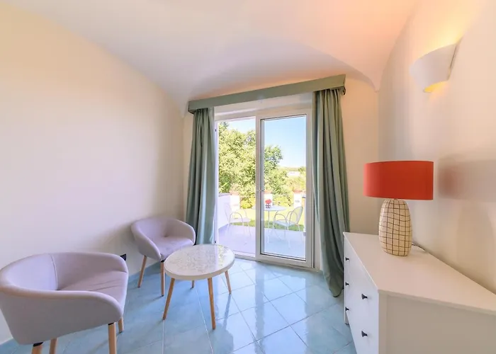 Sorgeto Garden Nocleg ze śniadaniem 4*