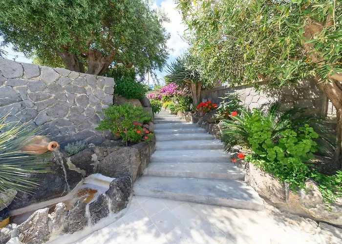 Sorgeto Garden ベッド・アンド・ブレックファスト 4*